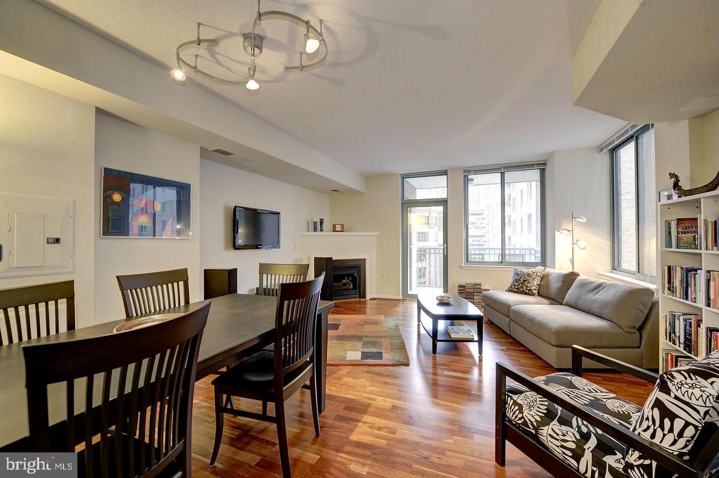 851 N GLEBE RD #909, ARLINGTON, Virginia 22203, 1 Bedroom Bedrooms, 5 Rooms Rooms,1 BathroomBathrooms,Residential,For sale,851 N GLEBE RD #909,VAAR2068372 MLS # VAAR2068372