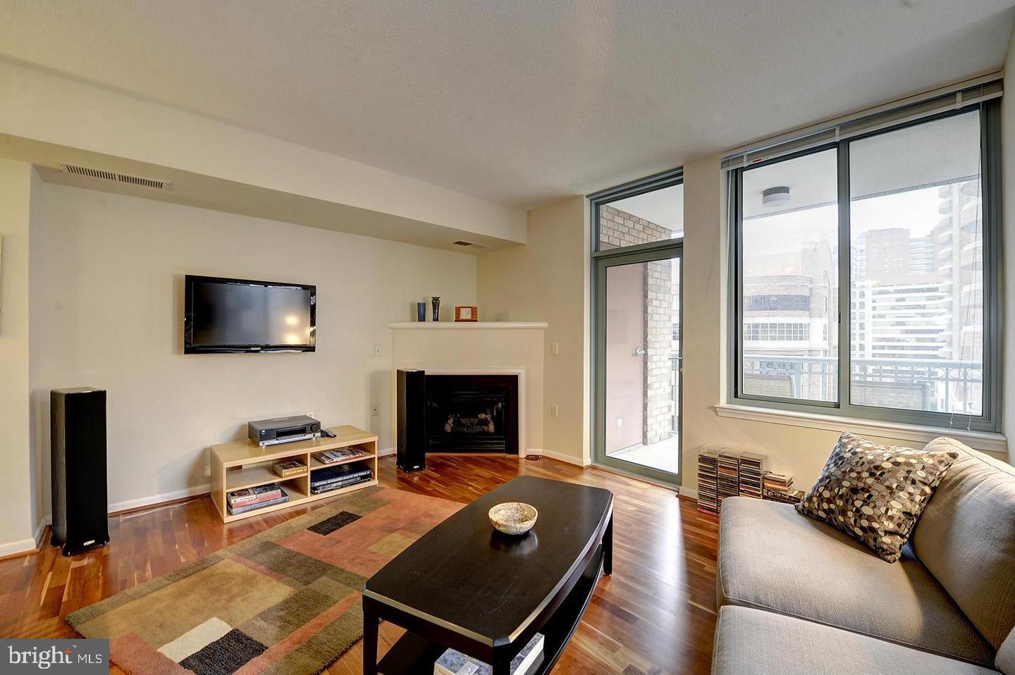 851 N GLEBE RD #909, ARLINGTON, Virginia 22203, 1 Bedroom Bedrooms, 5 Rooms Rooms,1 BathroomBathrooms,Residential,For sale,851 N GLEBE RD #909,VAAR2068372 MLS # VAAR2068372