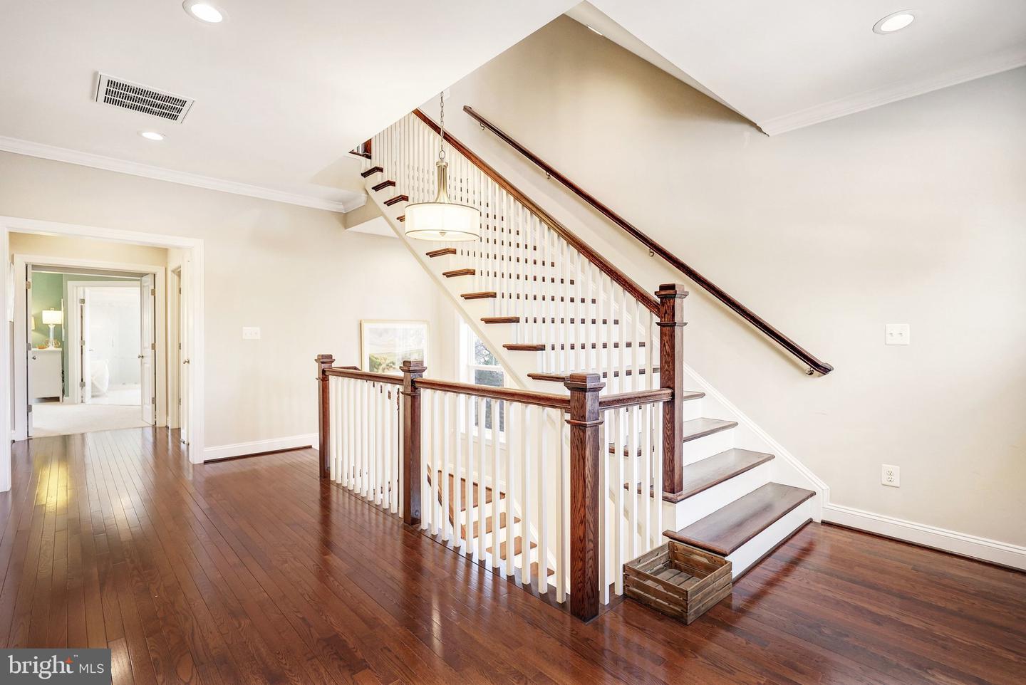 8028 WELLINGTON RD, ALEXANDRIA, Virginia 22308, 5 Bedrooms Bedrooms, ,4 BathroomsBathrooms,Residential,For sale,8028 WELLINGTON RD,VAFX2288542 MLS # VAFX2288542