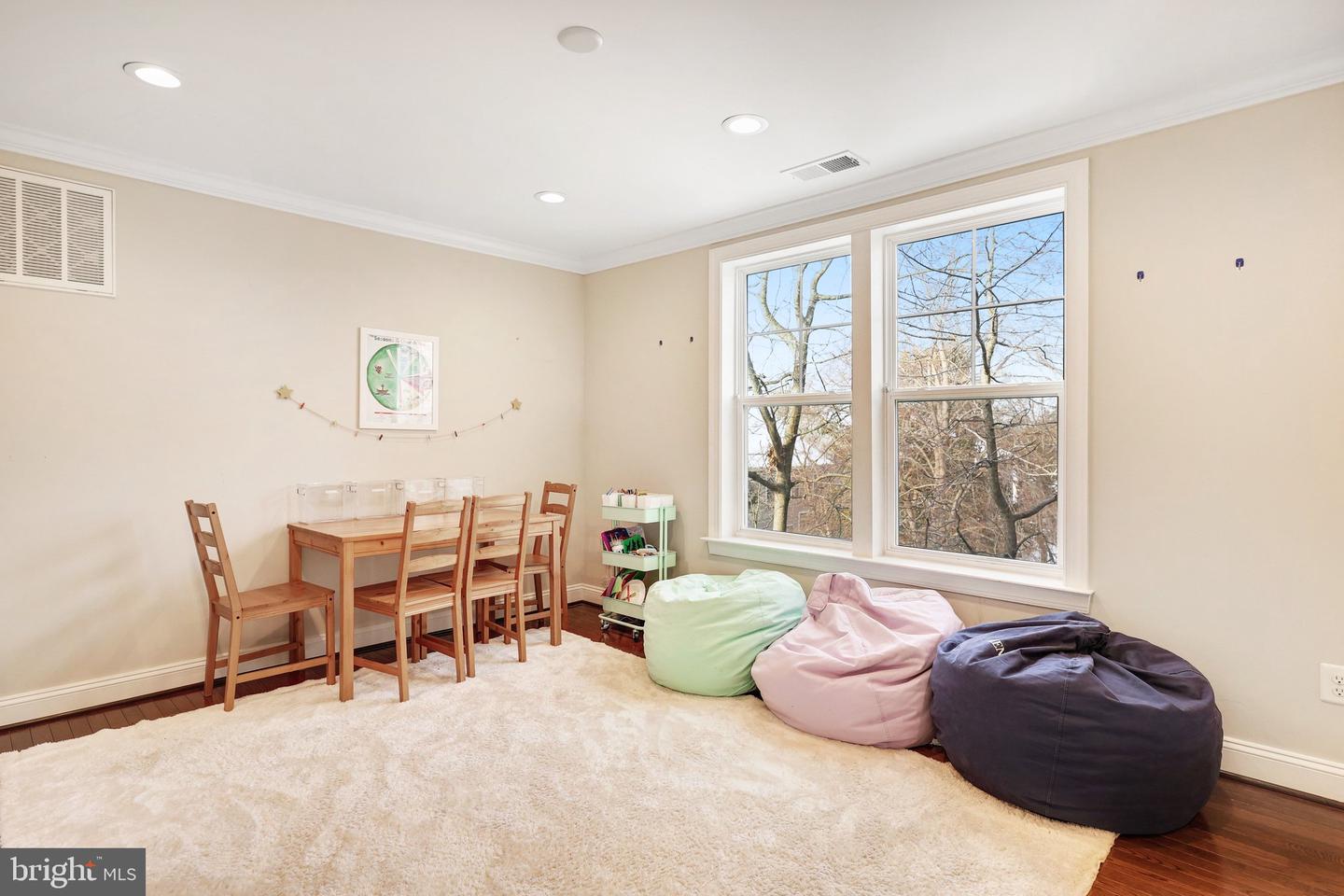 8028 WELLINGTON RD, ALEXANDRIA, Virginia 22308, 5 Bedrooms Bedrooms, ,4 BathroomsBathrooms,Residential,For sale,8028 WELLINGTON RD,VAFX2288542 MLS # VAFX2288542