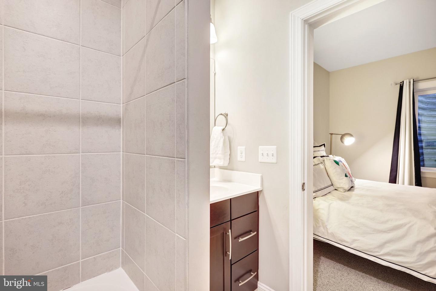 8028 WELLINGTON RD, ALEXANDRIA, Virginia 22308, 5 Bedrooms Bedrooms, ,4 BathroomsBathrooms,Residential,For sale,8028 WELLINGTON RD,VAFX2288542 MLS # VAFX2288542