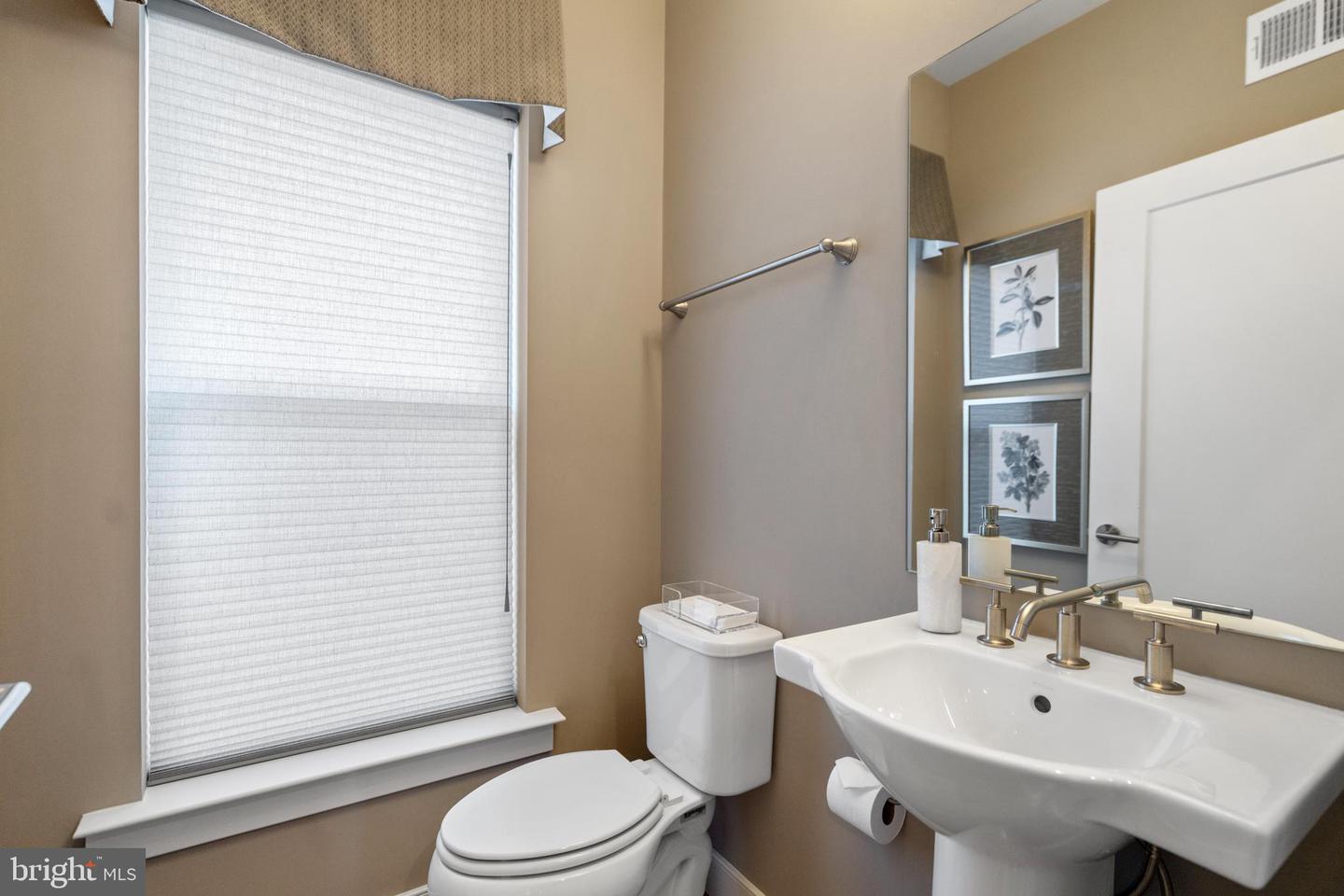 42389 WILLOW CREEK WAY, BRAMBLETON, Virginia 20148, 3 Bedrooms Bedrooms, ,3 BathroomsBathrooms,Residential,For sale,42389 WILLOW CREEK WAY,VALO2115094 MLS # VALO2115094