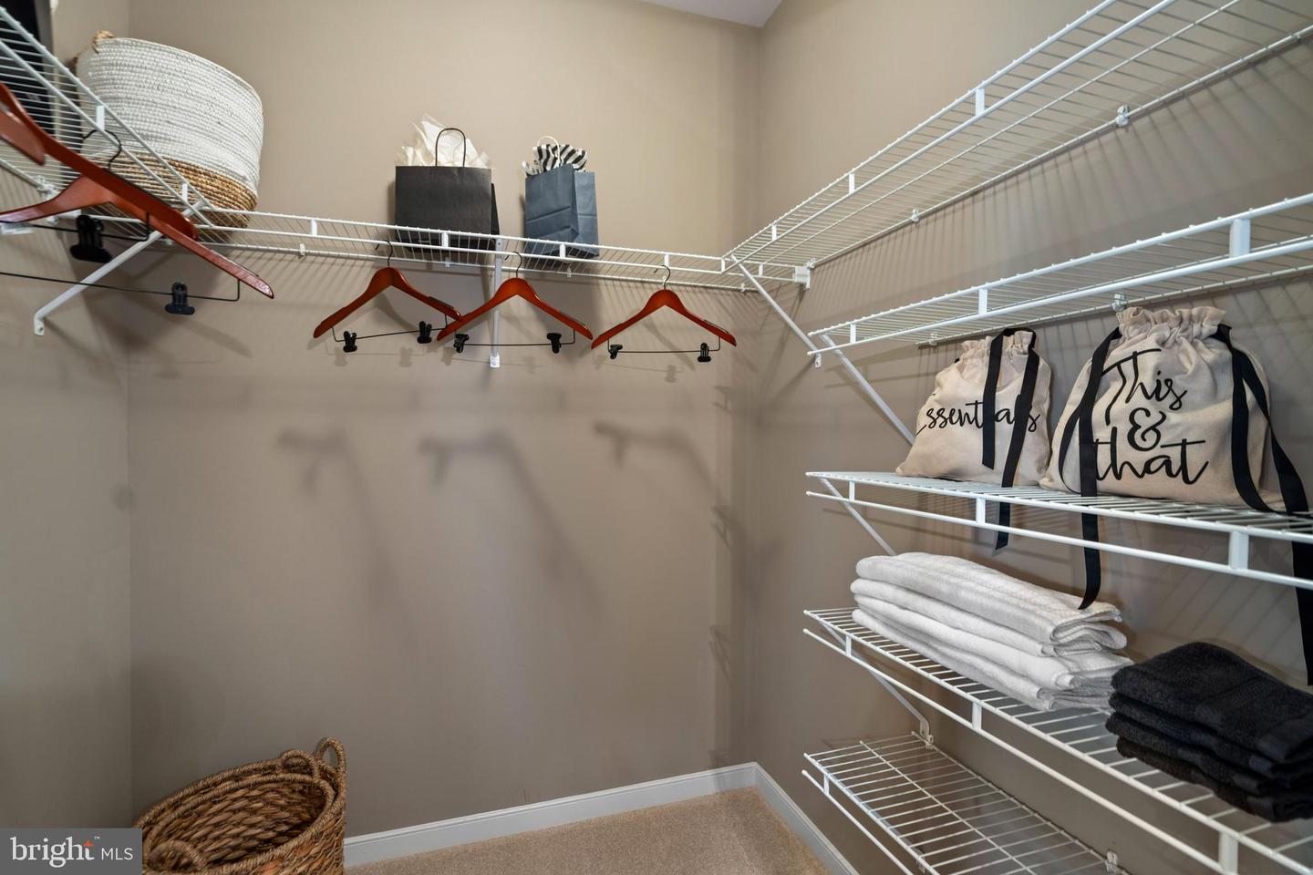 42389 WILLOW CREEK WAY, BRAMBLETON, Virginia 20148, 3 Bedrooms Bedrooms, ,3 BathroomsBathrooms,Residential,For sale,42389 WILLOW CREEK WAY,VALO2115094 MLS # VALO2115094