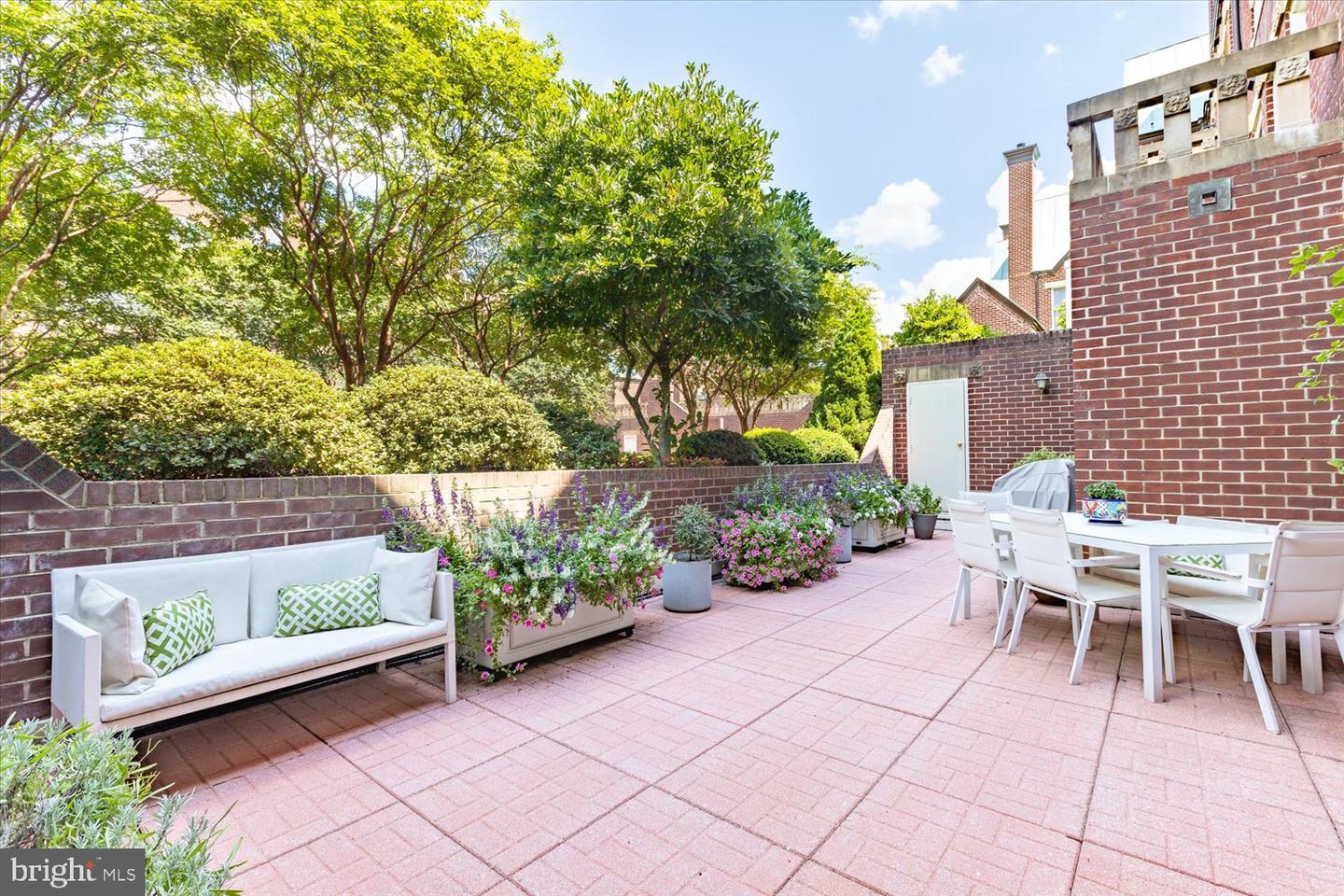 115 N LEE ST #BH207, ALEXANDRIA, Virginia 22314, 2 Bedrooms Bedrooms, ,2 BathroomsBathrooms,Residential,For sale,115 N LEE ST #BH207,VAAX2053702 MLS # VAAX2053702