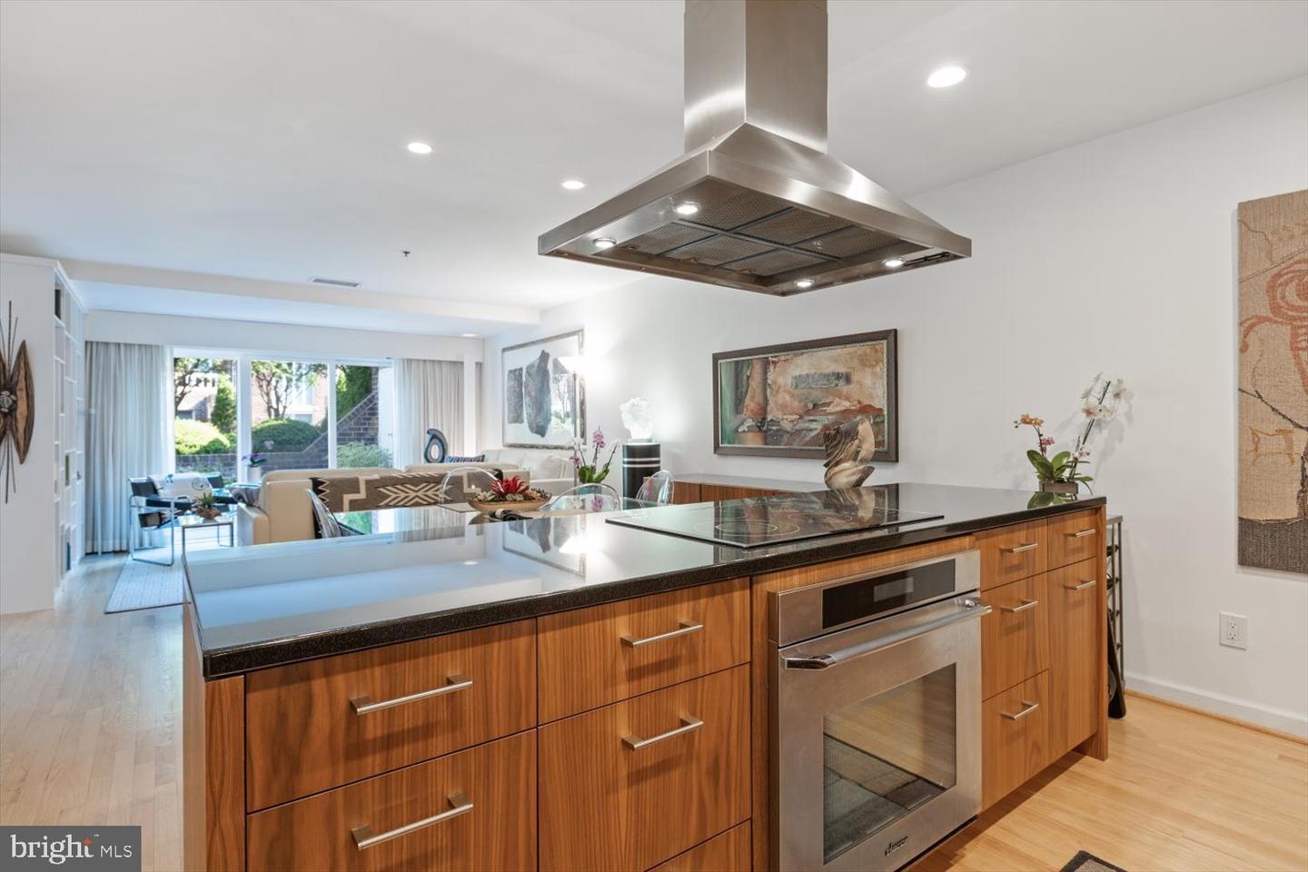 115 N LEE ST #BH207, ALEXANDRIA, Virginia 22314, 2 Bedrooms Bedrooms, ,2 BathroomsBathrooms,Residential,For sale,115 N LEE ST #BH207,VAAX2053702 MLS # VAAX2053702