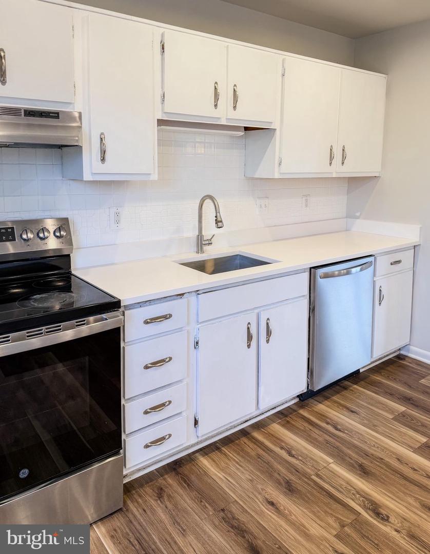 9212 LANDGREEN ST, MANASSAS, Virginia 20110, 4 Bedrooms Bedrooms, 6 Rooms Rooms,2 BathroomsBathrooms,Residential,For sale,9212 LANDGREEN ST,VAMN2010168 MLS # VAMN2010168