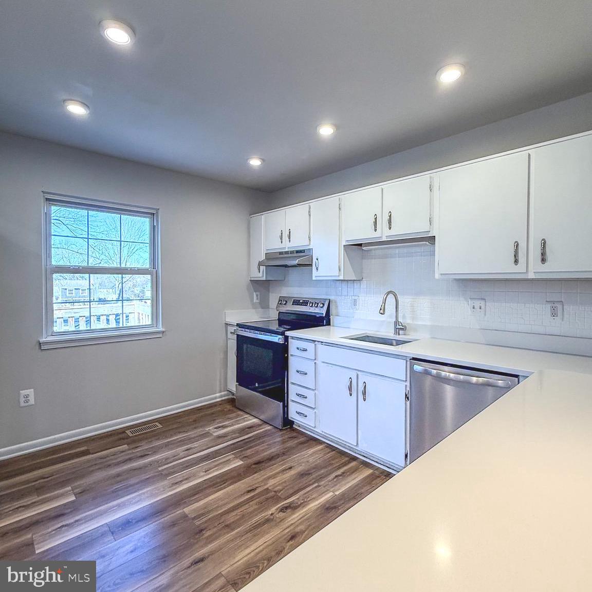 9212 LANDGREEN ST, MANASSAS, Virginia 20110, 4 Bedrooms Bedrooms, 6 Rooms Rooms,2 BathroomsBathrooms,Residential,For sale,9212 LANDGREEN ST,VAMN2010168 MLS # VAMN2010168