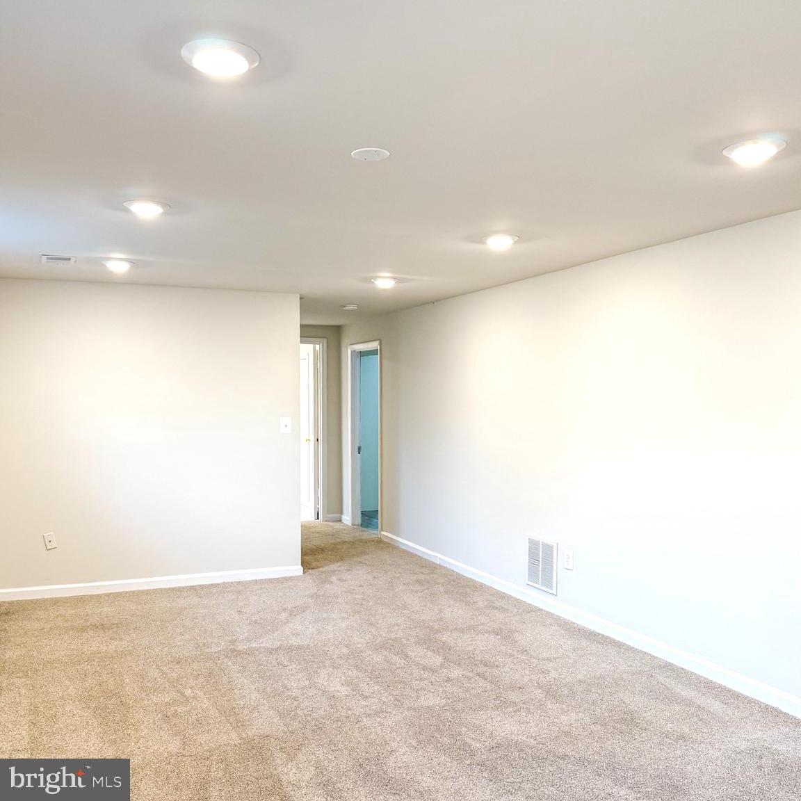 9212 LANDGREEN ST, MANASSAS, Virginia 20110, 4 Bedrooms Bedrooms, 6 Rooms Rooms,2 BathroomsBathrooms,Residential,For sale,9212 LANDGREEN ST,VAMN2010168 MLS # VAMN2010168