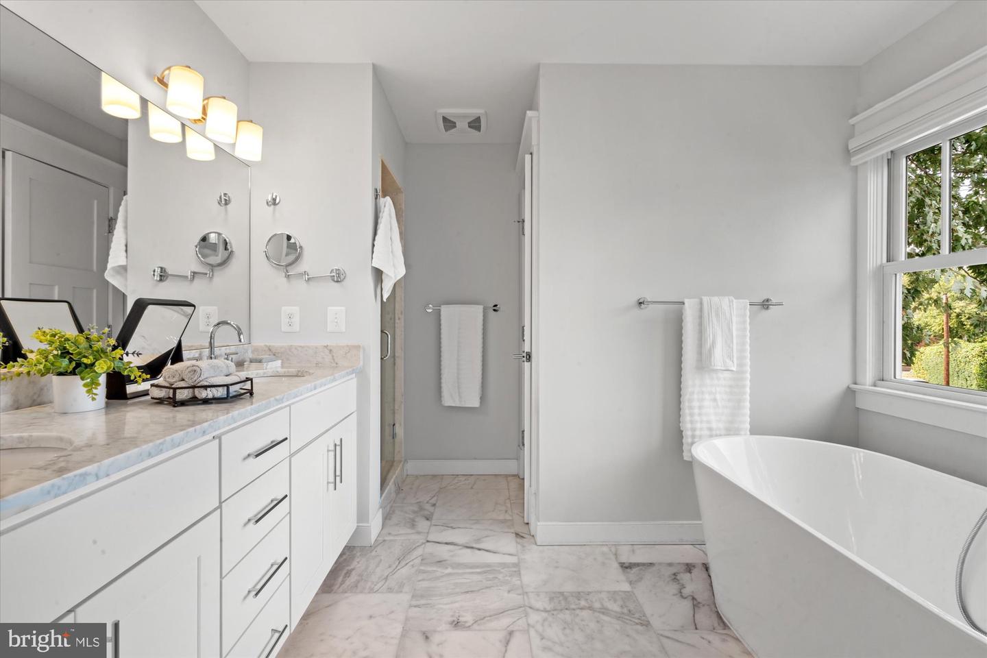 508 E CUSTIS AVE, ALEXANDRIA, Virginia 22301, 6 Bedrooms Bedrooms, ,4 BathroomsBathrooms,Residential,For sale,508 E CUSTIS AVE,VAAX2053712 MLS # VAAX2053712