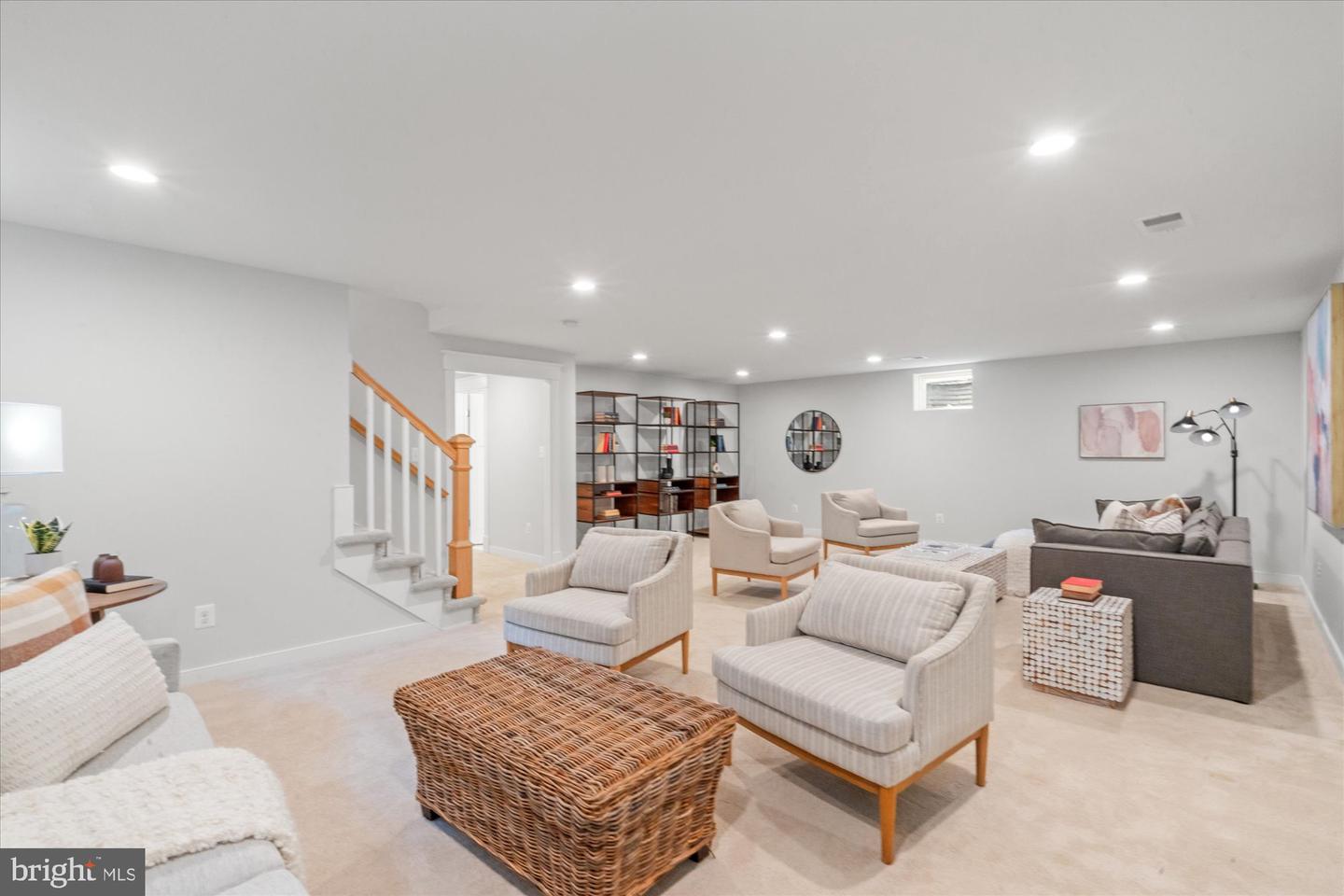 508 E CUSTIS AVE, ALEXANDRIA, Virginia 22301, 6 Bedrooms Bedrooms, ,4 BathroomsBathrooms,Residential,For sale,508 E CUSTIS AVE,VAAX2053712 MLS # VAAX2053712