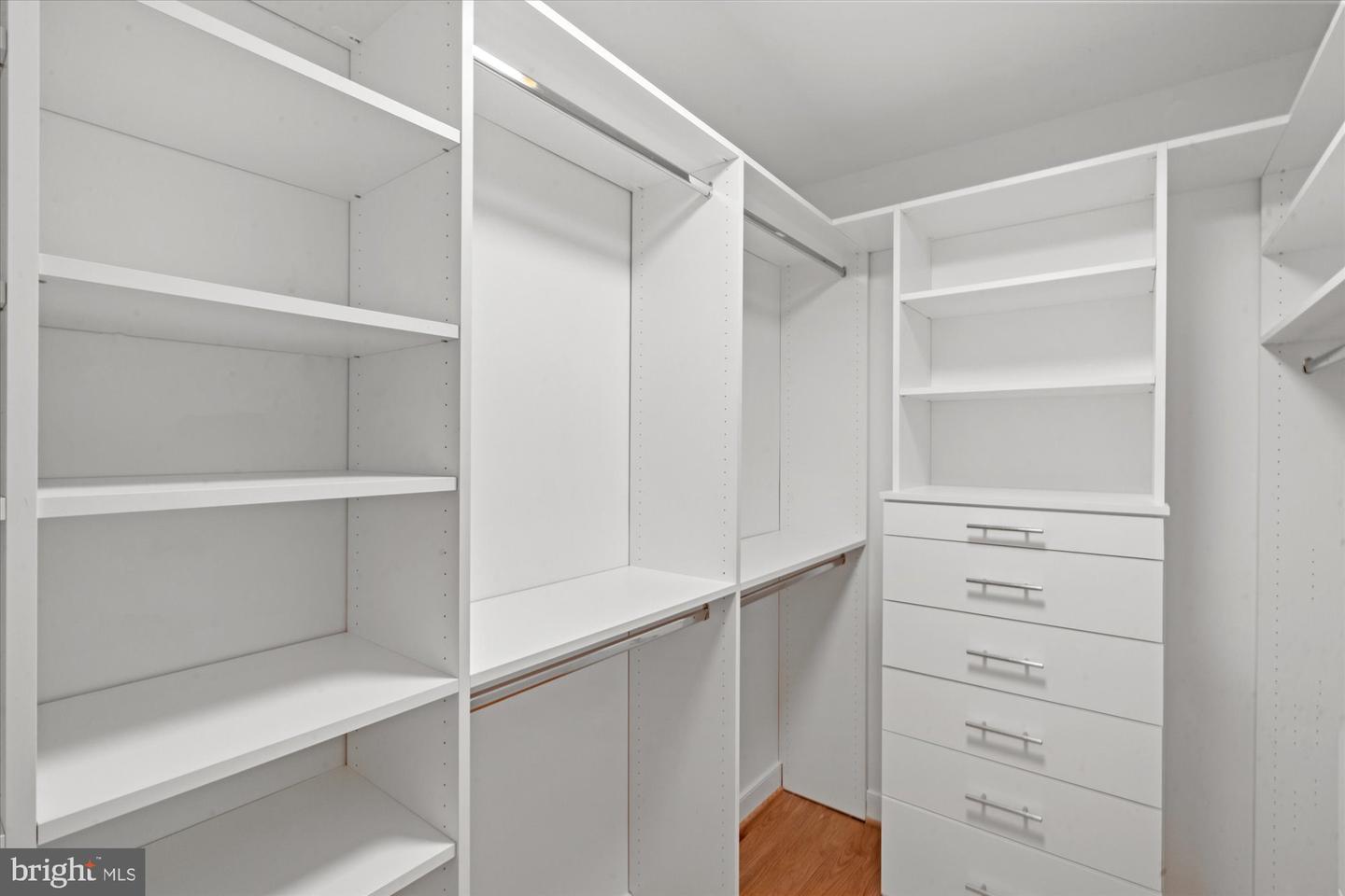 508 E CUSTIS AVE, ALEXANDRIA, Virginia 22301, 6 Bedrooms Bedrooms, ,4 BathroomsBathrooms,Residential,For sale,508 E CUSTIS AVE,VAAX2053712 MLS # VAAX2053712