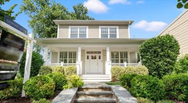 508 E CUSTIS AVE, ALEXANDRIA, Virginia 22301, 6 Bedrooms Bedrooms, ,4 BathroomsBathrooms,Residential,For sale,508 E CUSTIS AVE,VAAX2053712 MLS # VAAX2053712