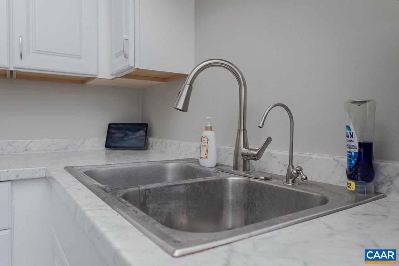 273 E RIVERSIDE DR, TIMBERVILLE, Virginia 22853, 3 Bedrooms Bedrooms, ,1 BathroomBathrooms,Residential,For sale,273 E RIVERSIDE DR,672985 MLS # 672985