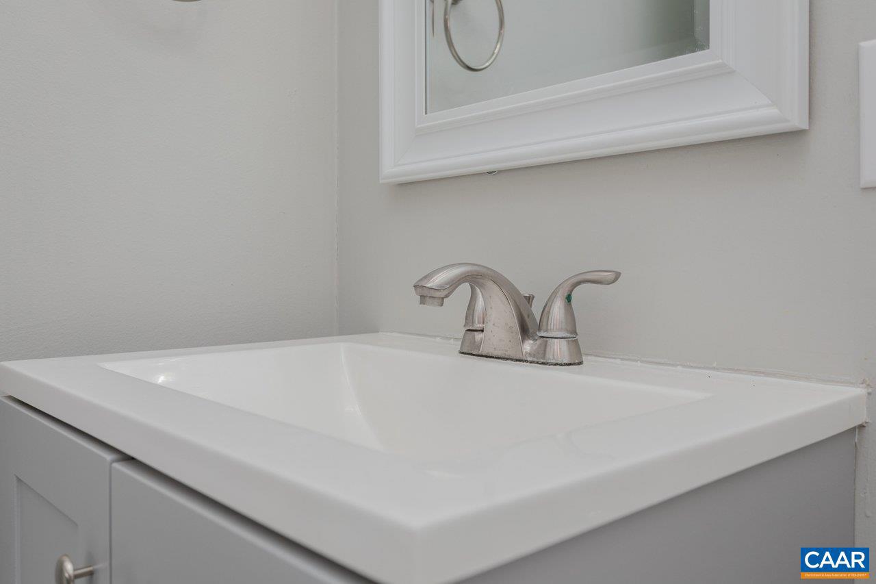 273 E RIVERSIDE DR, TIMBERVILLE, Virginia 22853, 3 Bedrooms Bedrooms, ,1 BathroomBathrooms,Residential,For sale,273 E RIVERSIDE DR,672985 MLS # 672985