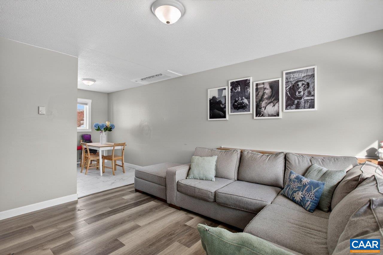 273 E RIVERSIDE DR, TIMBERVILLE, Virginia 22853, 3 Bedrooms Bedrooms, ,1 BathroomBathrooms,Residential,For sale,273 E RIVERSIDE DR,672985 MLS # 672985