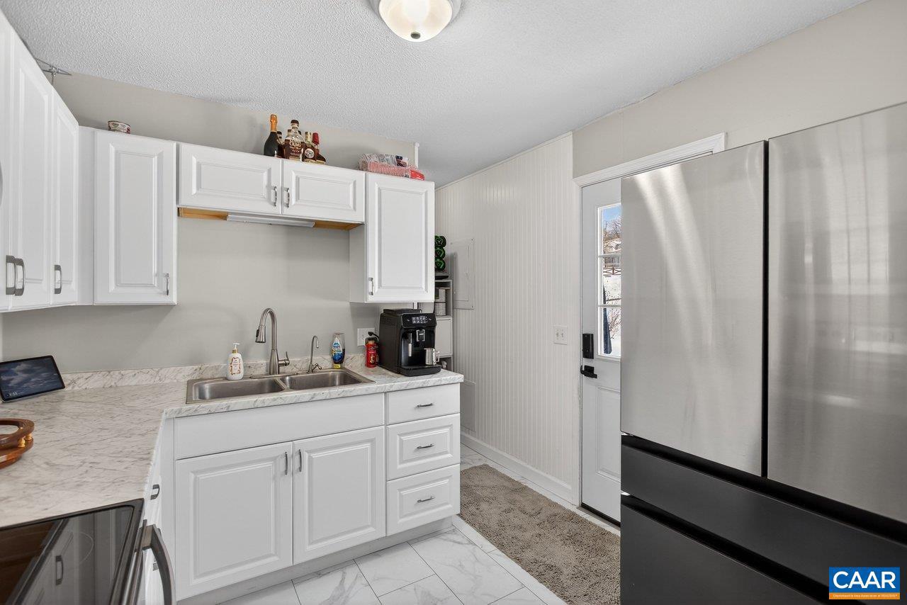 273 E RIVERSIDE DR, TIMBERVILLE, Virginia 22853, 3 Bedrooms Bedrooms, ,1 BathroomBathrooms,Residential,For sale,273 E RIVERSIDE DR,672985 MLS # 672985