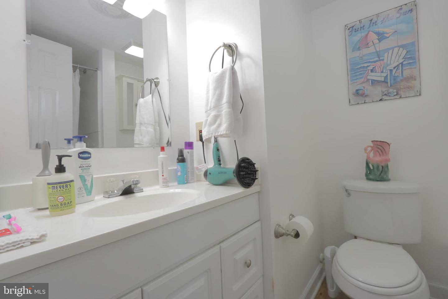 4264 MAIN ST, CHINCOTEAGUE ISLAND, Virginia 23336, 1 Bedroom Bedrooms, ,1 BathroomBathrooms,Residential,For sale,4264 MAIN ST,VAAC2002600 MLS # VAAC2002600