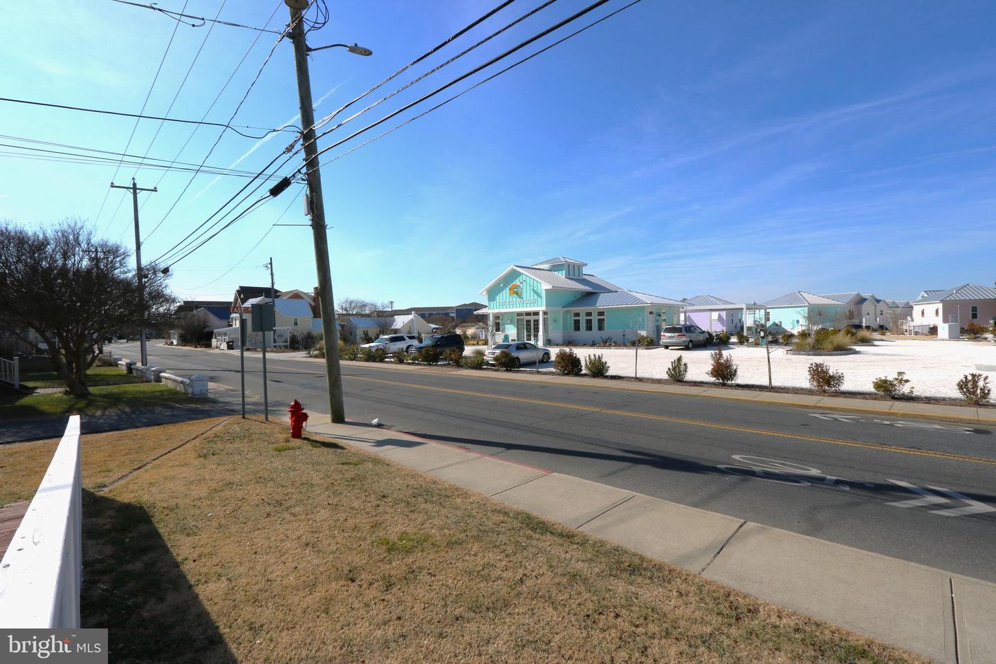 4264 MAIN ST, CHINCOTEAGUE ISLAND, Virginia 23336, 1 Bedroom Bedrooms, ,1 BathroomBathrooms,Residential,For sale,4264 MAIN ST,VAAC2002600 MLS # VAAC2002600