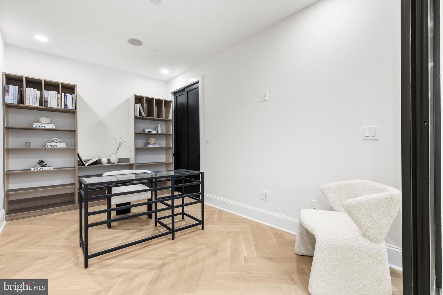 733 EUCLID ST NW #302, WASHINGTON, District Of Columbia 20001, 4 Bedrooms Bedrooms, ,4 BathroomsBathrooms,Residential,For sale,733 EUCLID ST NW #302,DCDC2244414 MLS # DCDC2244414