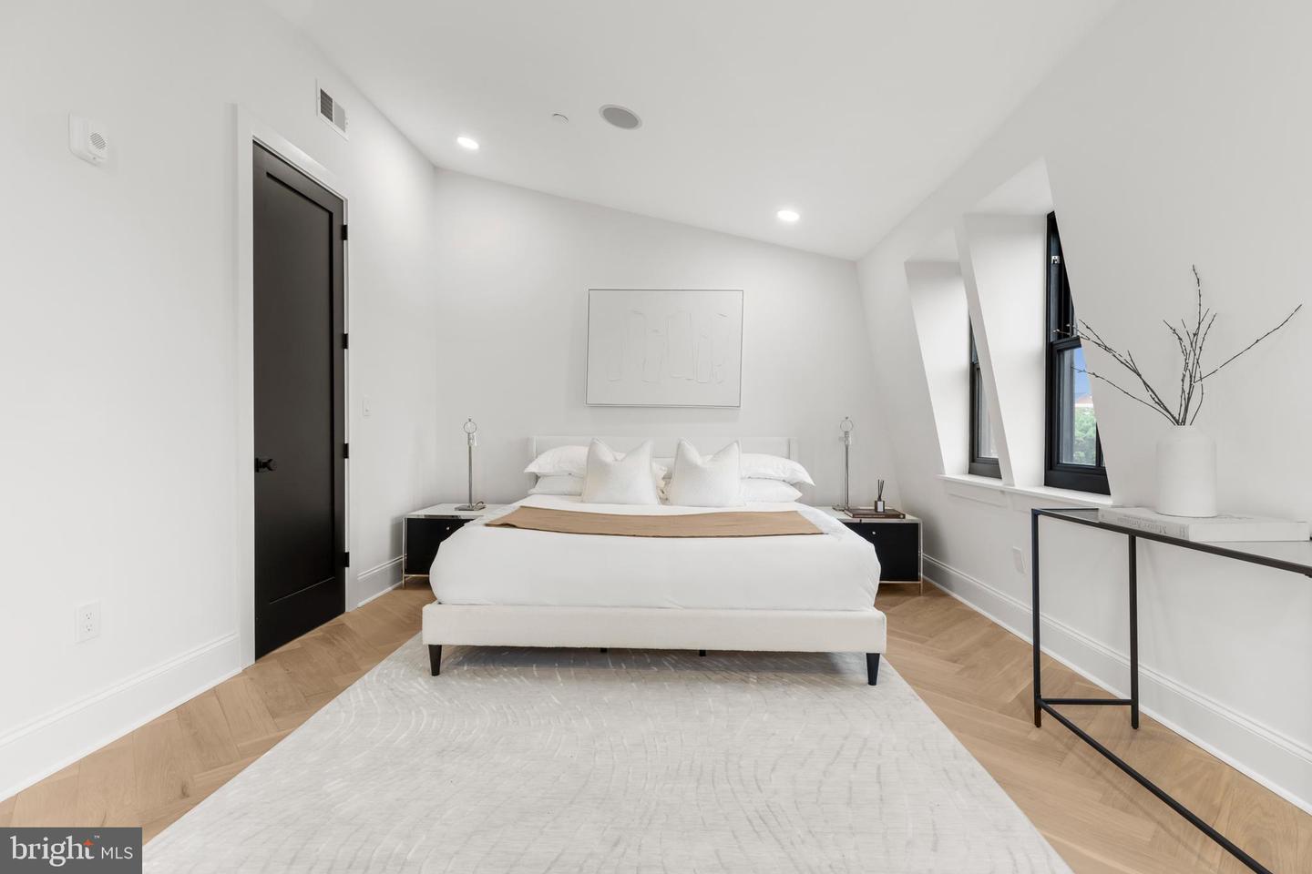 733 EUCLID ST NW #302, WASHINGTON, District Of Columbia 20001, 4 Bedrooms Bedrooms, ,4 BathroomsBathrooms,Residential,For sale,733 EUCLID ST NW #302,DCDC2244414 MLS # DCDC2244414