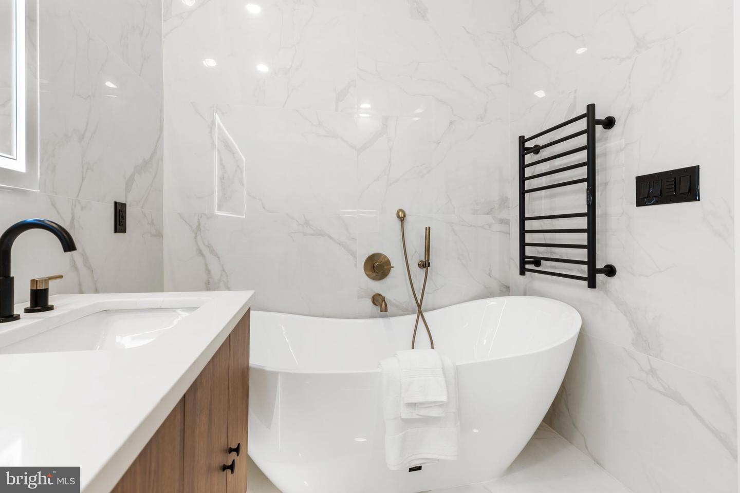 733 EUCLID ST NW #302, WASHINGTON, District Of Columbia 20001, 4 Bedrooms Bedrooms, ,4 BathroomsBathrooms,Residential,For sale,733 EUCLID ST NW #302,DCDC2244414 MLS # DCDC2244414