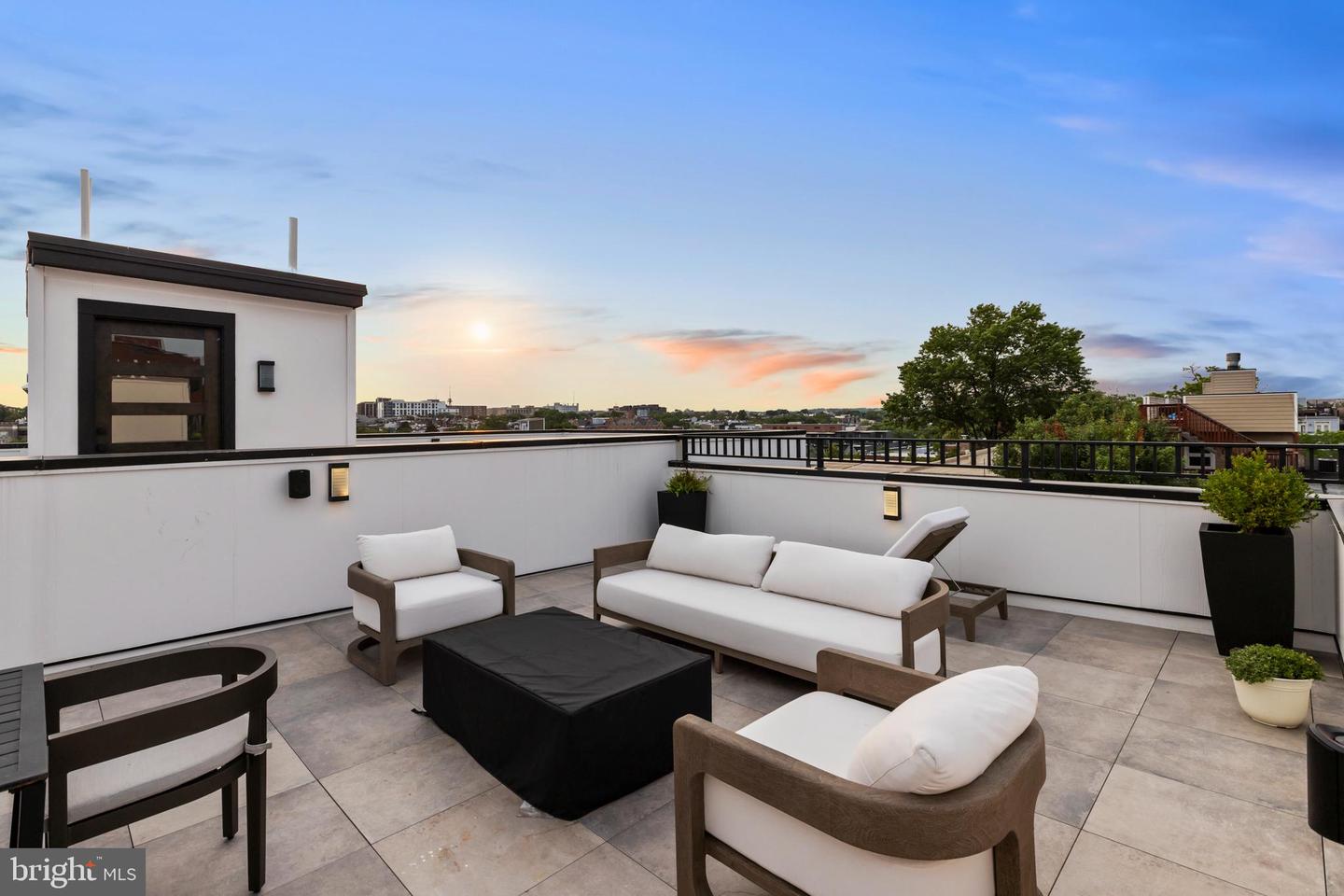 733 EUCLID ST NW #302, WASHINGTON, District Of Columbia 20001, 4 Bedrooms Bedrooms, ,4 BathroomsBathrooms,Residential,For sale,733 EUCLID ST NW #302,DCDC2244414 MLS # DCDC2244414