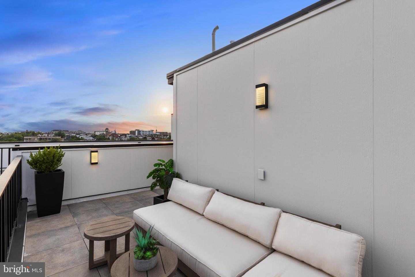 733 EUCLID ST NW #302, WASHINGTON, District Of Columbia 20001, 4 Bedrooms Bedrooms, ,4 BathroomsBathrooms,Residential,For sale,733 EUCLID ST NW #302,DCDC2244414 MLS # DCDC2244414