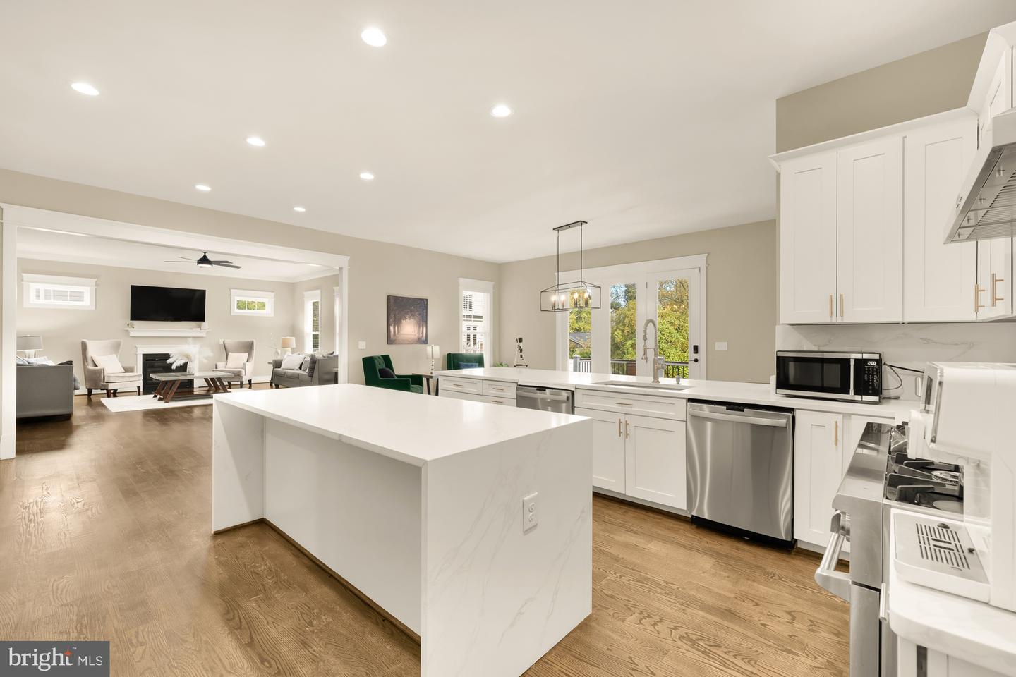 10602 OAK PL, FAIRFAX, Virginia 22030, 5 Bedrooms Bedrooms, ,6 BathroomsBathrooms,Residential,For sale,10602 OAK PL,VAFC2007726 MLS # VAFC2007726
