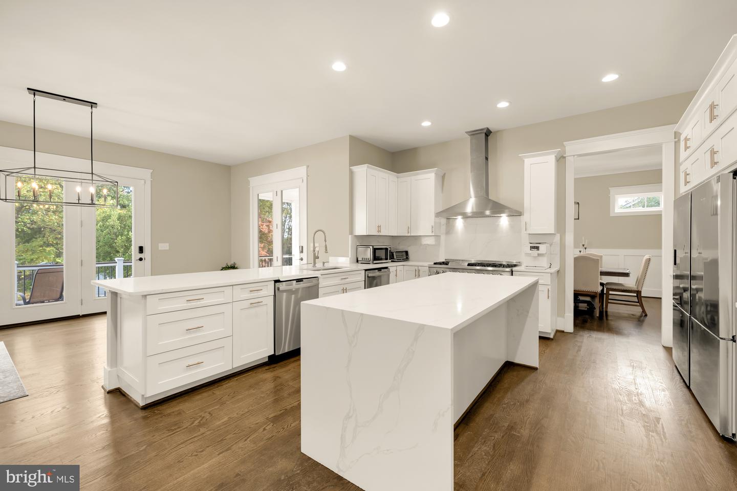 10602 OAK PL, FAIRFAX, Virginia 22030, 5 Bedrooms Bedrooms, ,6 BathroomsBathrooms,Residential,For sale,10602 OAK PL,VAFC2007726 MLS # VAFC2007726