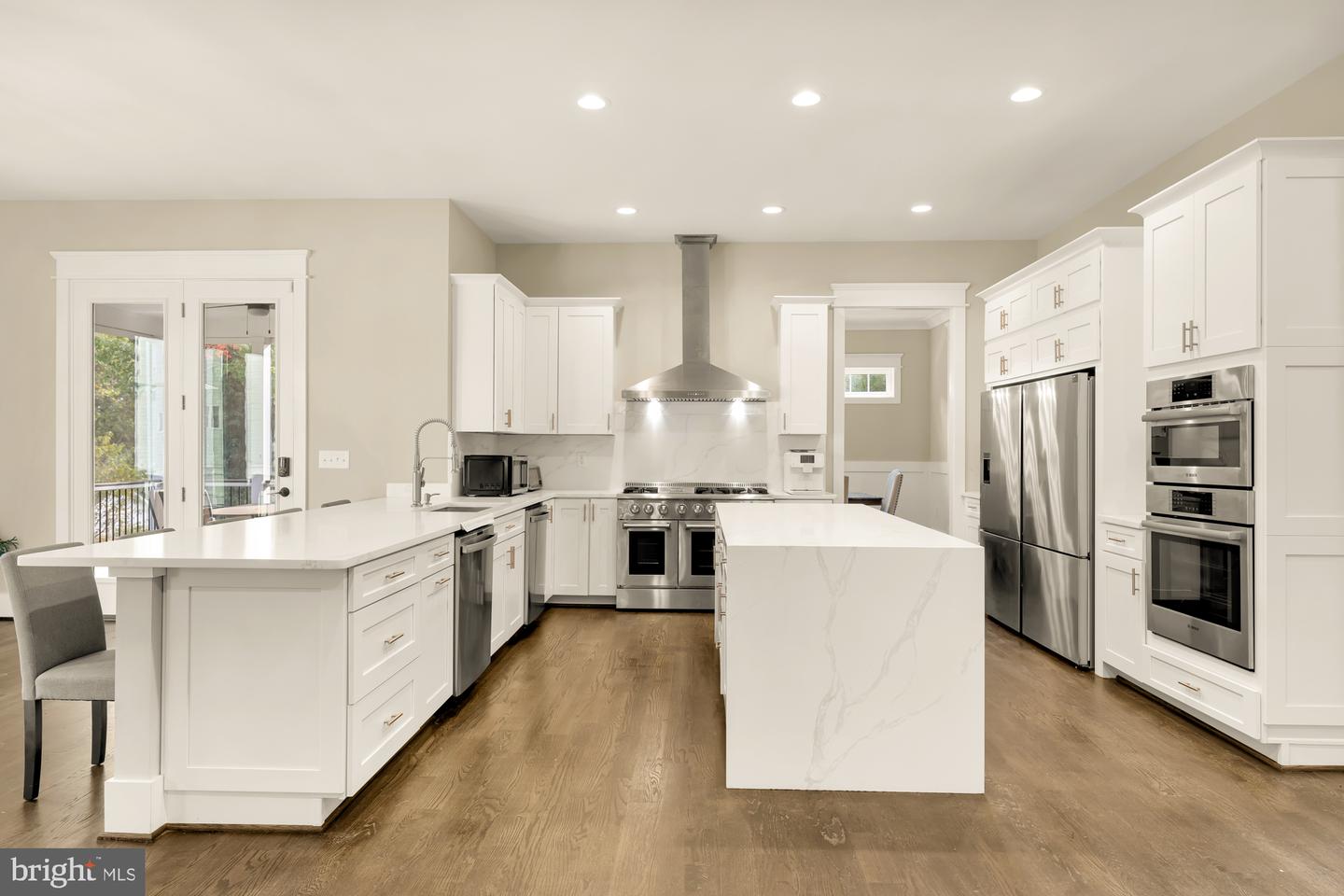 10602 OAK PL, FAIRFAX, Virginia 22030, 5 Bedrooms Bedrooms, ,6 BathroomsBathrooms,Residential,For sale,10602 OAK PL,VAFC2007726 MLS # VAFC2007726