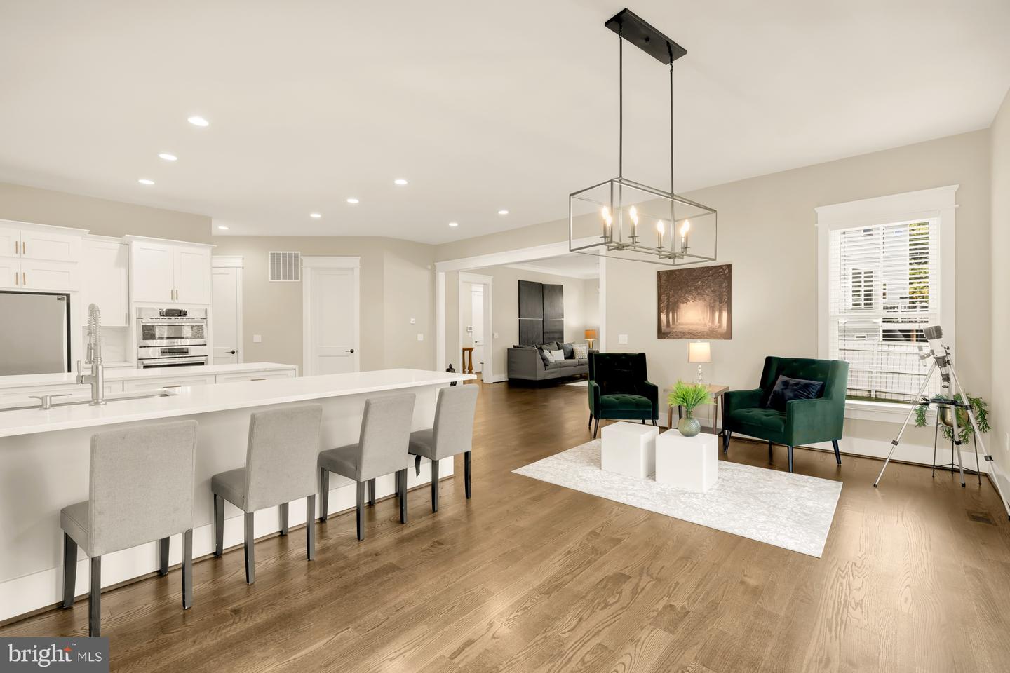 10602 OAK PL, FAIRFAX, Virginia 22030, 5 Bedrooms Bedrooms, ,6 BathroomsBathrooms,Residential,For sale,10602 OAK PL,VAFC2007726 MLS # VAFC2007726