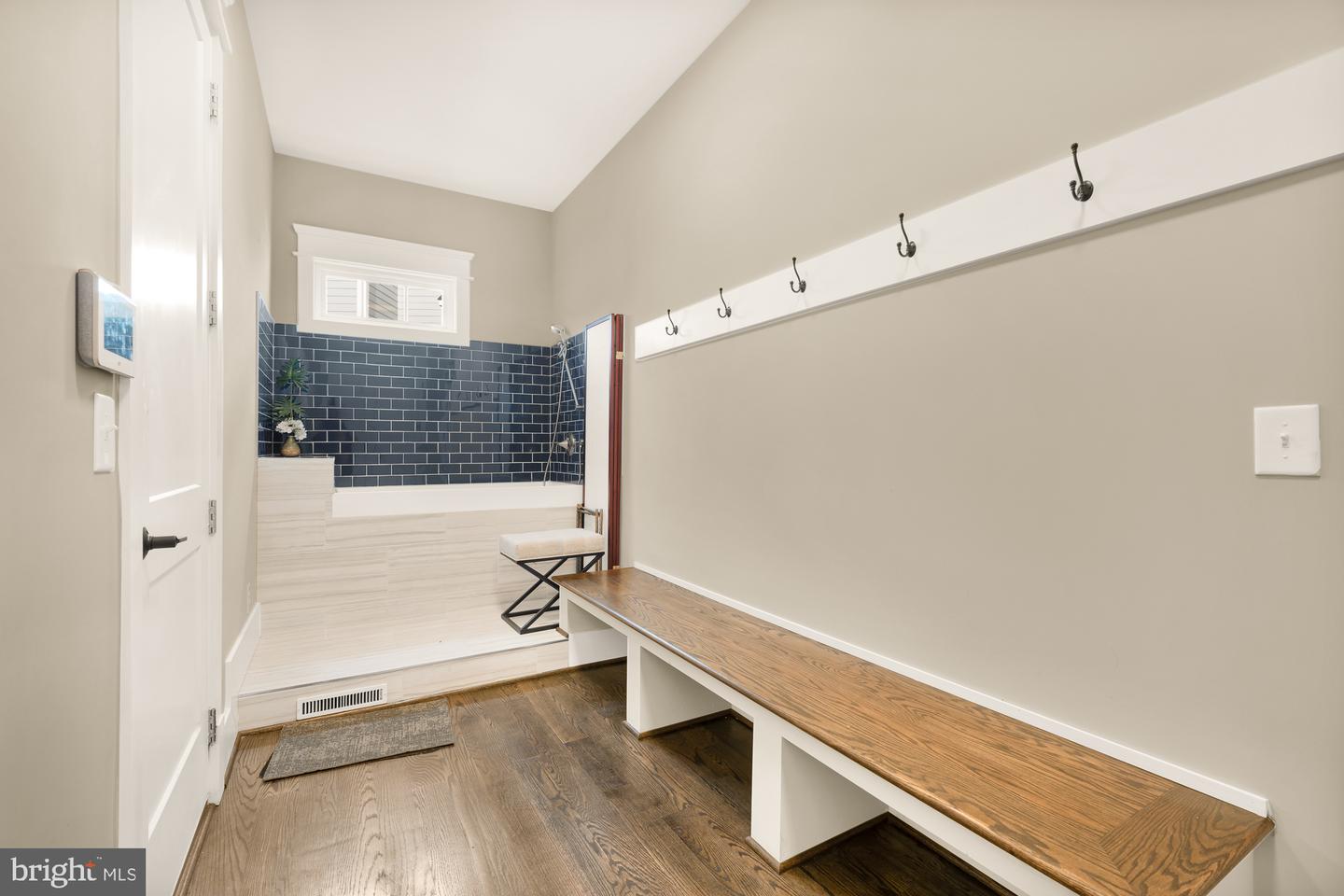 10602 OAK PL, FAIRFAX, Virginia 22030, 5 Bedrooms Bedrooms, ,6 BathroomsBathrooms,Residential,For sale,10602 OAK PL,VAFC2007726 MLS # VAFC2007726