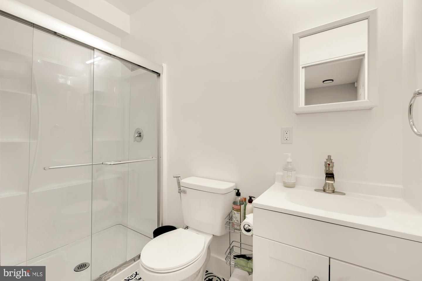 10602 OAK PL, FAIRFAX, Virginia 22030, 5 Bedrooms Bedrooms, ,6 BathroomsBathrooms,Residential,For sale,10602 OAK PL,VAFC2007726 MLS # VAFC2007726