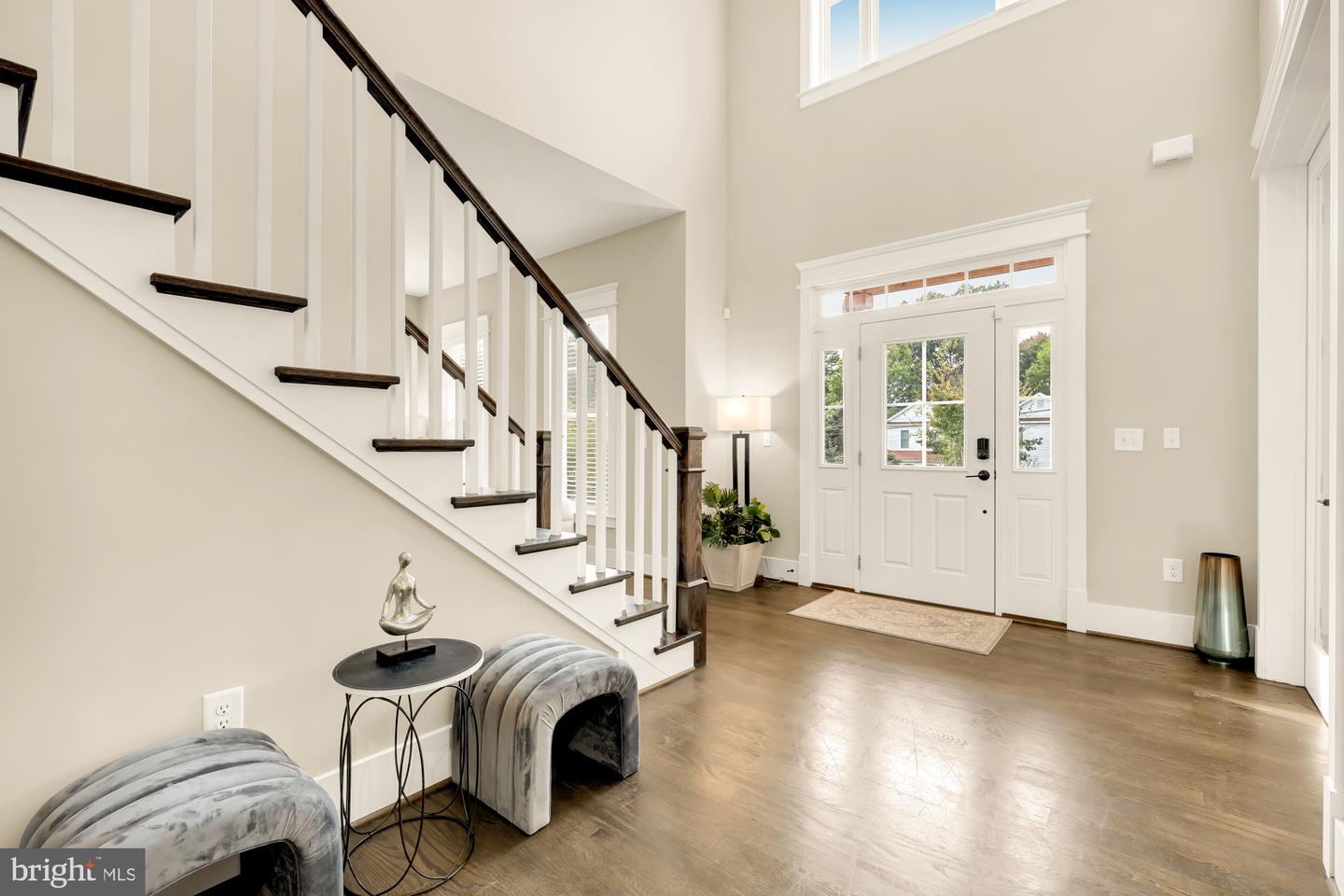 10602 OAK PL, FAIRFAX, Virginia 22030, 5 Bedrooms Bedrooms, ,6 BathroomsBathrooms,Residential,For sale,10602 OAK PL,VAFC2007726 MLS # VAFC2007726