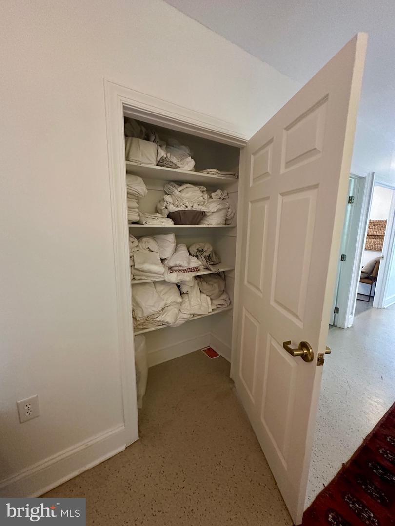 210 W MAIN ST, BERRYVILLE, Virginia 22611, 14 Bedrooms Bedrooms, ,6 BathroomsBathrooms,Residential,For sale,210 W MAIN ST,VACL2006488 MLS # VACL2006488