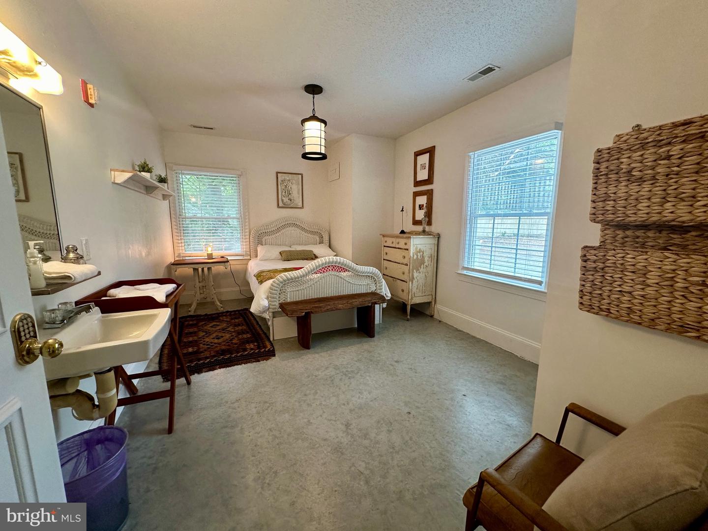 210 W MAIN ST, BERRYVILLE, Virginia 22611, 14 Bedrooms Bedrooms, ,6 BathroomsBathrooms,Residential,For sale,210 W MAIN ST,VACL2006488 MLS # VACL2006488