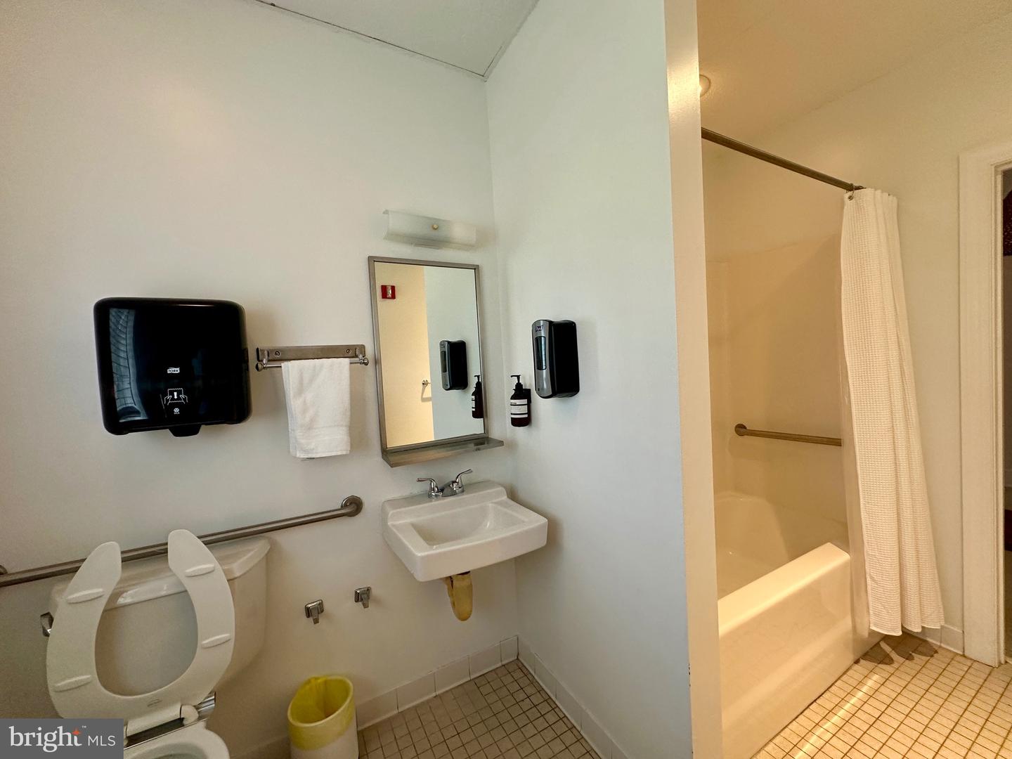 210 W MAIN ST, BERRYVILLE, Virginia 22611, 14 Bedrooms Bedrooms, ,6 BathroomsBathrooms,Residential,For sale,210 W MAIN ST,VACL2006488 MLS # VACL2006488