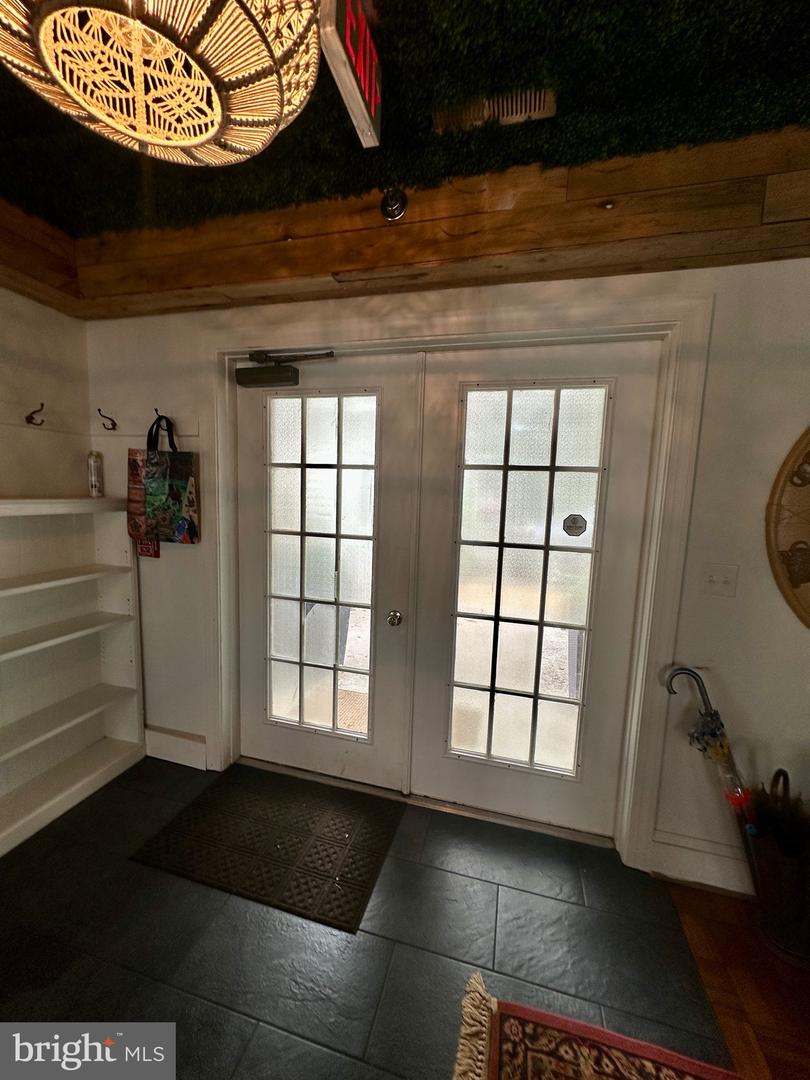 210 W MAIN ST, BERRYVILLE, Virginia 22611, 14 Bedrooms Bedrooms, ,6 BathroomsBathrooms,Residential,For sale,210 W MAIN ST,VACL2006488 MLS # VACL2006488