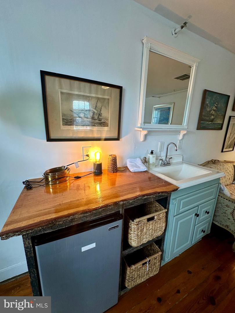 210 W MAIN ST, BERRYVILLE, Virginia 22611, 14 Bedrooms Bedrooms, ,6 BathroomsBathrooms,Residential,For sale,210 W MAIN ST,VACL2006488 MLS # VACL2006488