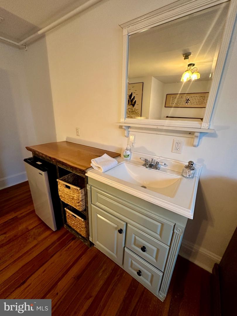 210 W MAIN ST, BERRYVILLE, Virginia 22611, 14 Bedrooms Bedrooms, ,6 BathroomsBathrooms,Residential,For sale,210 W MAIN ST,VACL2006488 MLS # VACL2006488