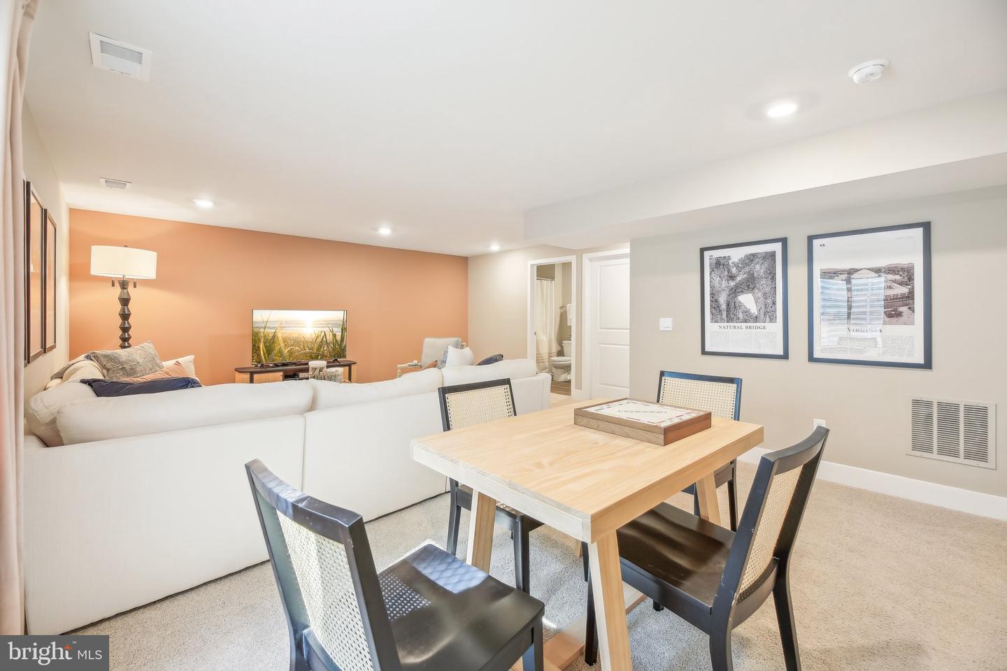 137 MASCOUTEN ST, WINCHESTER, Virginia 22602, 6 Bedrooms Bedrooms, ,4 BathroomsBathrooms,Residential,For sale,137 MASCOUTEN ST,VAFV2039380 MLS # VAFV2039380