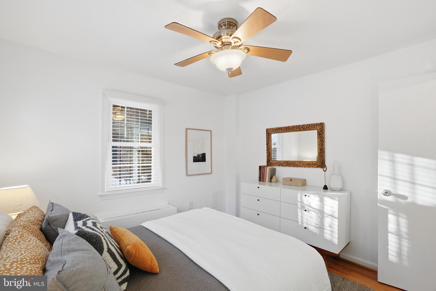 1833 BILTMORE ST NW #A, WASHINGTON, District Of Columbia 20009, 1 Bedroom Bedrooms, ,1 BathroomBathrooms,Residential,For sale,1833 BILTMORE ST NW #A,DCDC2244384 MLS # DCDC2244384