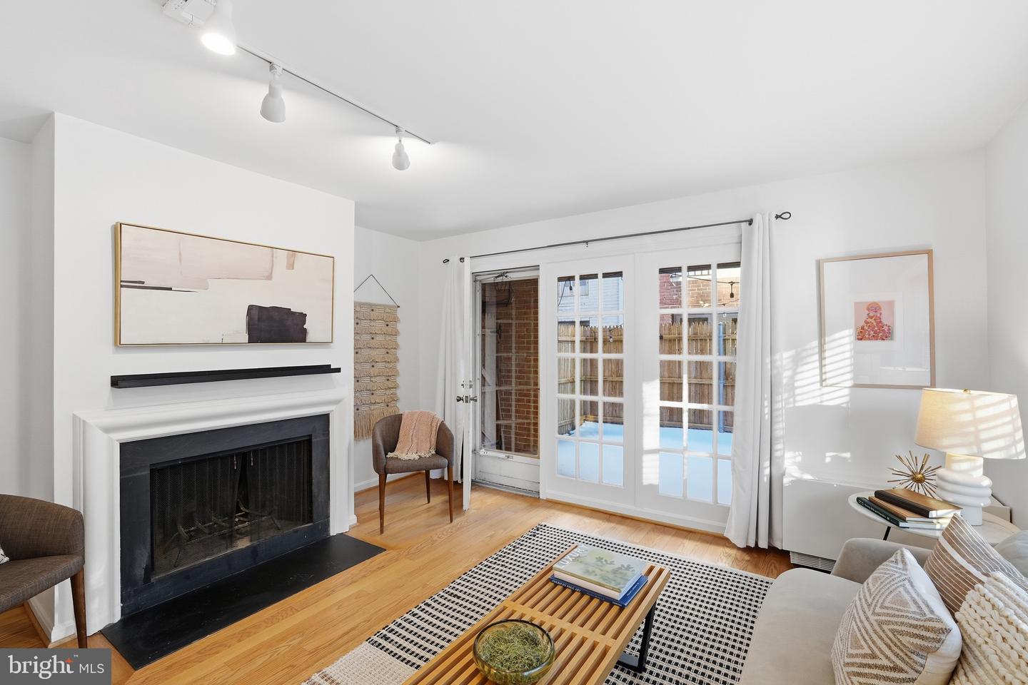 1833 BILTMORE ST NW #A, WASHINGTON, District Of Columbia 20009, 1 Bedroom Bedrooms, ,1 BathroomBathrooms,Residential,For sale,1833 BILTMORE ST NW #A,DCDC2244384 MLS # DCDC2244384