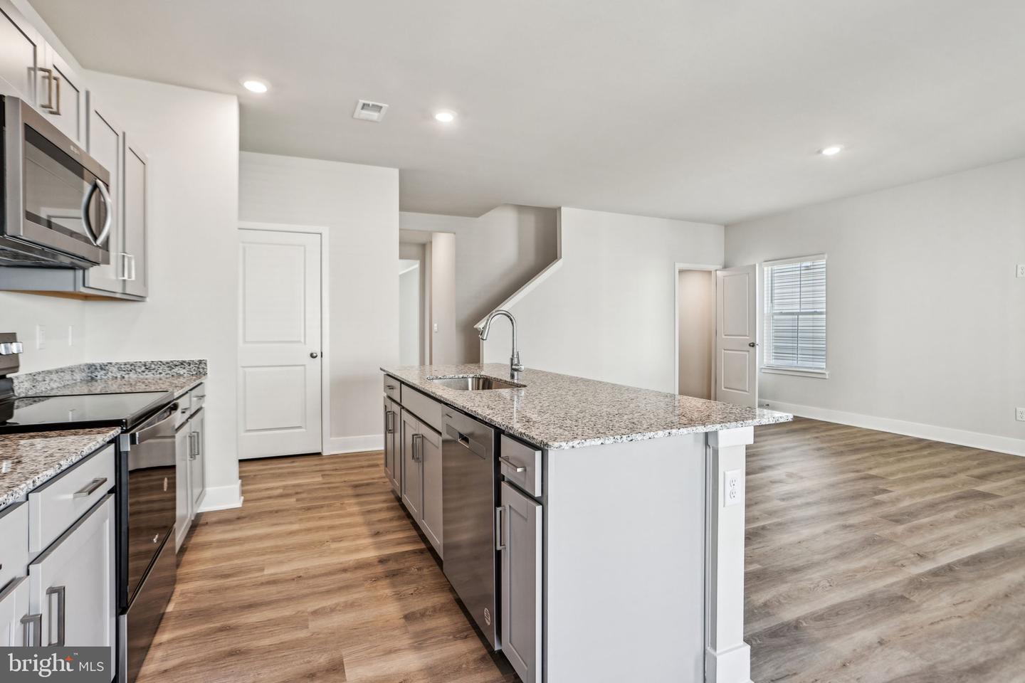 123 WAPPINGER TER, WINCHESTER, Virginia 22602, 6 Bedrooms Bedrooms, ,4 BathroomsBathrooms,Residential,For sale,123 WAPPINGER TER,VAFV2039382 MLS # VAFV2039382