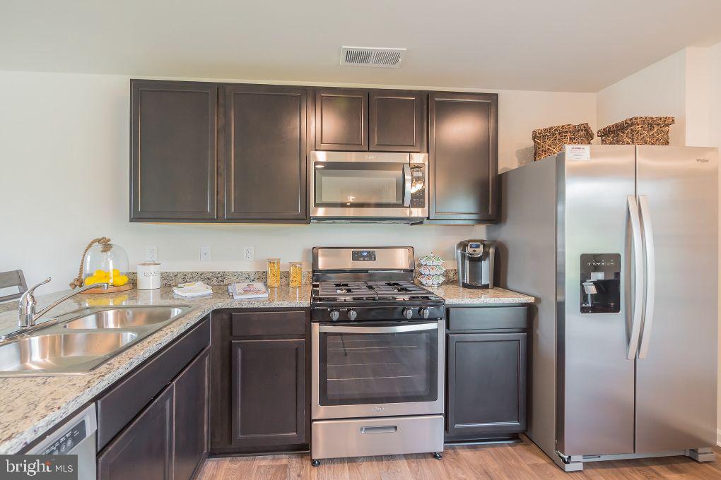 105 SEMINOLE DR, WINCHESTER, Virginia 22602, 4 Bedrooms Bedrooms, ,3 BathroomsBathrooms,Residential,For sale,105 SEMINOLE DR,VAFV2039384 MLS # VAFV2039384