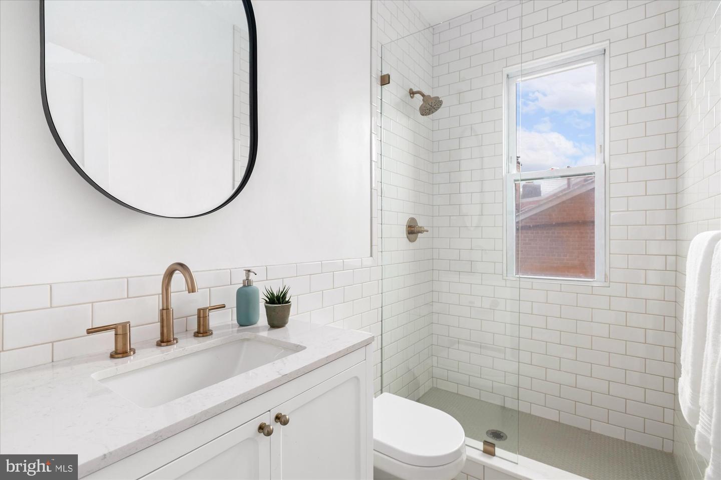 2527 Q ST NW #202, WASHINGTON, District Of Columbia 20007, 2 Bedrooms Bedrooms, ,1 BathroomBathrooms,Residential,For sale,2527 Q ST NW #202,DCDC2244442 MLS # DCDC2244442