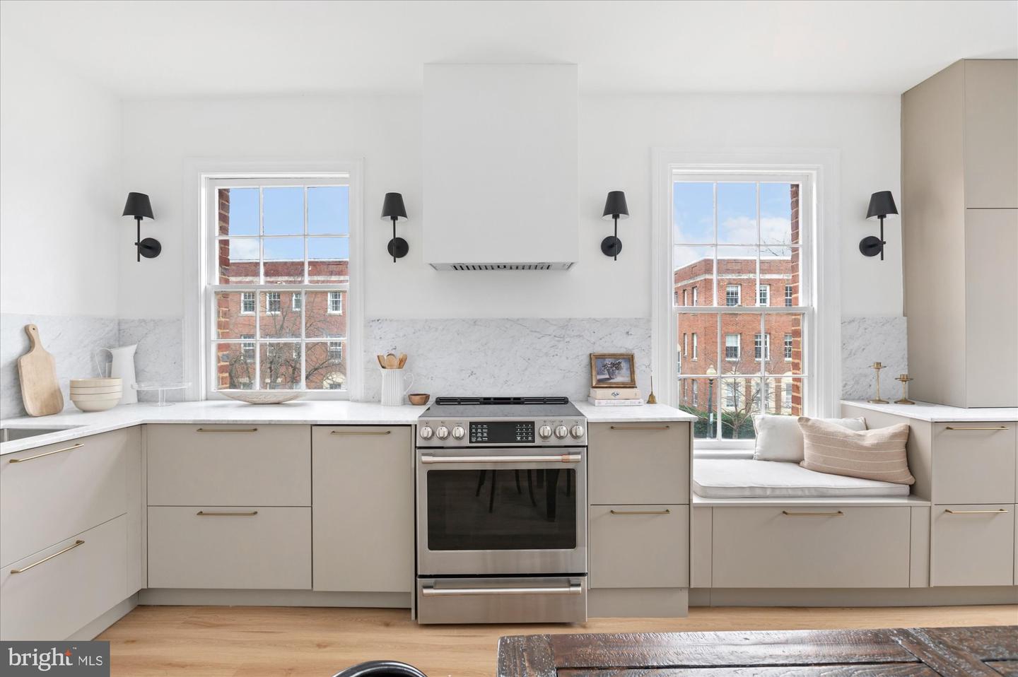 2527 Q ST NW #202, WASHINGTON, District Of Columbia 20007, 2 Bedrooms Bedrooms, ,1 BathroomBathrooms,Residential,For sale,2527 Q ST NW #202,DCDC2244442 MLS # DCDC2244442