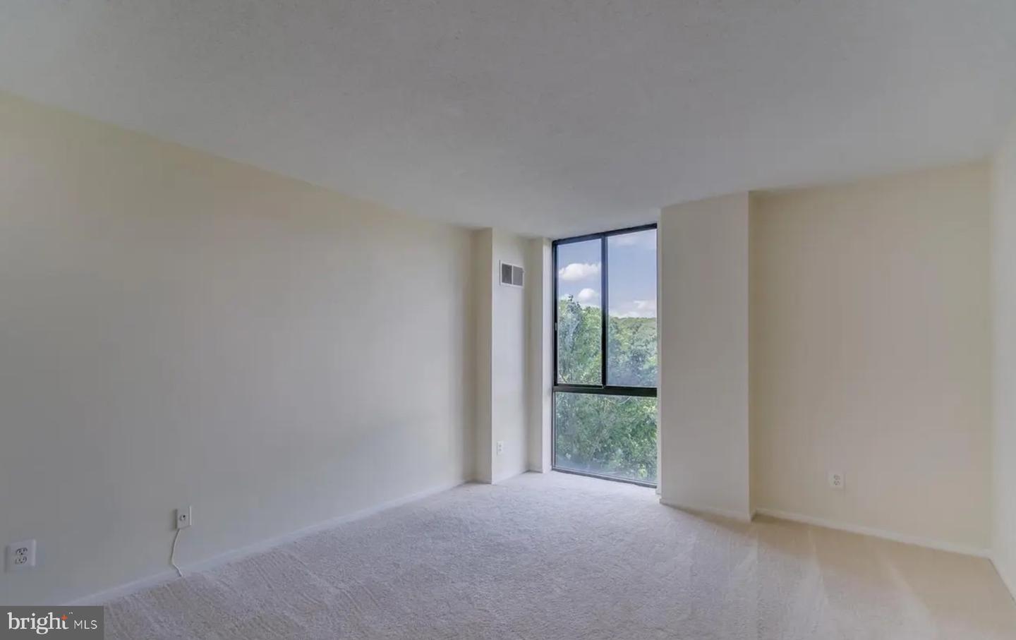 2311 PIMMIT DR #808, FALLS CHURCH, Virginia 22043, 2 Bedrooms Bedrooms, ,2 BathroomsBathrooms,Residential,For sale,2311 PIMMIT DR #808,VAFX2288794 MLS # VAFX2288794