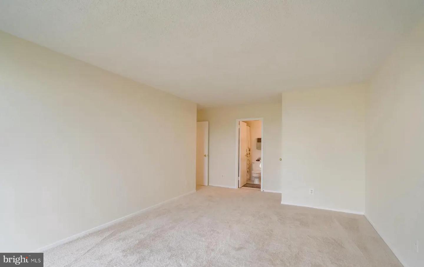 2311 PIMMIT DR #808, FALLS CHURCH, Virginia 22043, 2 Bedrooms Bedrooms, ,2 BathroomsBathrooms,Residential,For sale,2311 PIMMIT DR #808,VAFX2288794 MLS # VAFX2288794