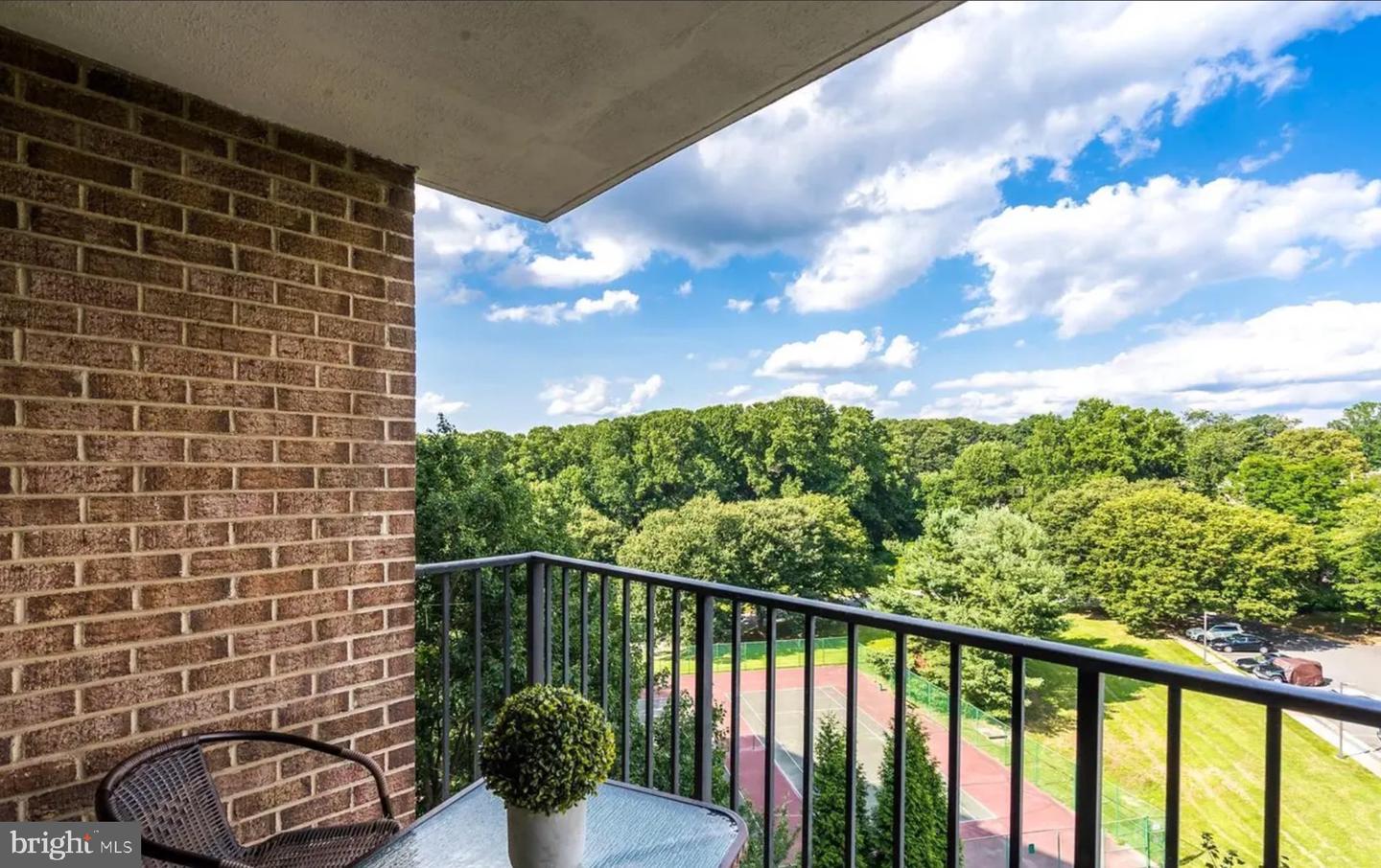 2311 PIMMIT DR #808, FALLS CHURCH, Virginia 22043, 2 Bedrooms Bedrooms, ,2 BathroomsBathrooms,Residential,For sale,2311 PIMMIT DR #808,VAFX2288794 MLS # VAFX2288794